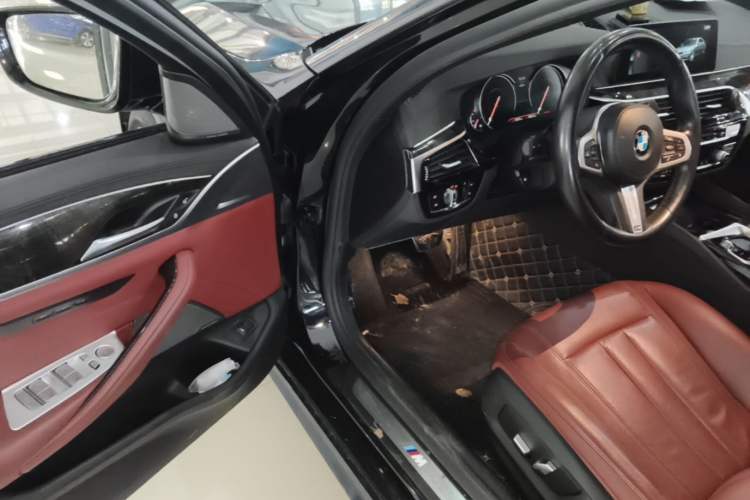 Used BMW 5 Series 2018 Restyled 530Li Leading Edition M Sport Package Driver Seat