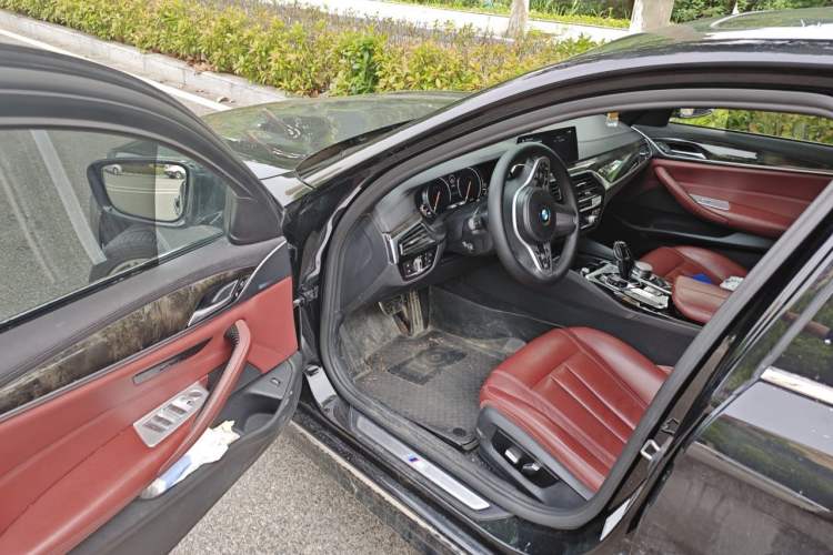 Used BMW 5 Series 2018 Restyled 530Li Leading Edition M Sport Package Driver Seat