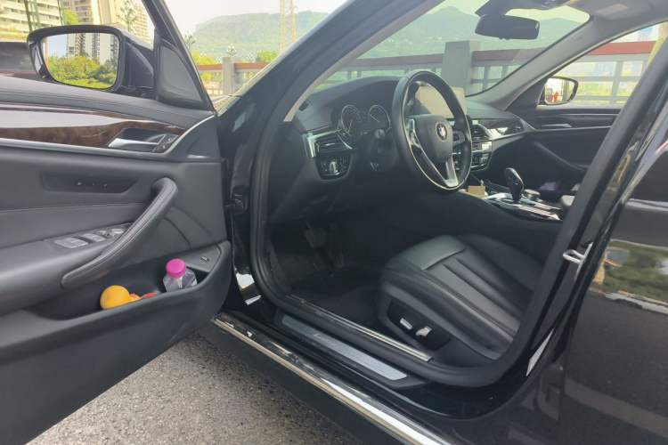 Used BMW 5 Series 2018 525Li Luxury Package Driver Seat