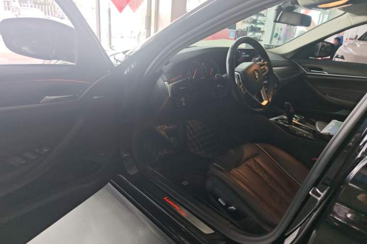 Used BMW 5 Series 2018 Revised Version 530Li Leading Edition Luxury Package Driver Seat