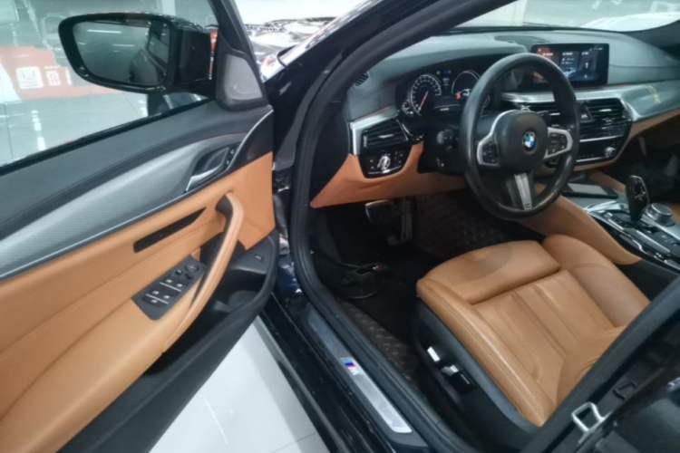 Used BMW 5 Series 2018 525i M Sport Package Driver Seat