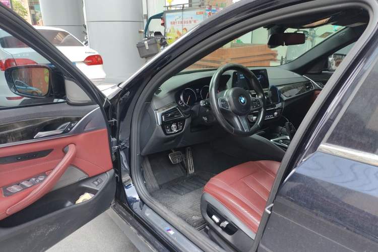 Used BMW 5 Series 2018 Restyled 530Li Luxury Edition M Sport Package Driver Seat