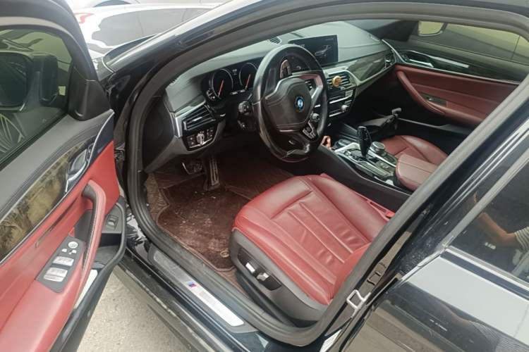 Used BMW 5 Series 2018 Restyled 530Li Leading Edition M Sport Package Driver Seat