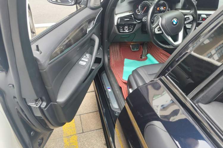 Used BMW 5 Series 2018 525Li M Sport Package Driver Seat