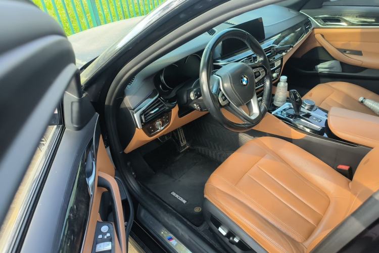 Used BMW 5 Series 2018 Restyled 530Li Leading Edition M Sport Package Driver Seat