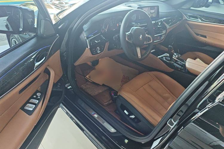 Used BMW 5 Series 2018 Restyled 530Li Luxury Edition M Sport Package Driver Seat