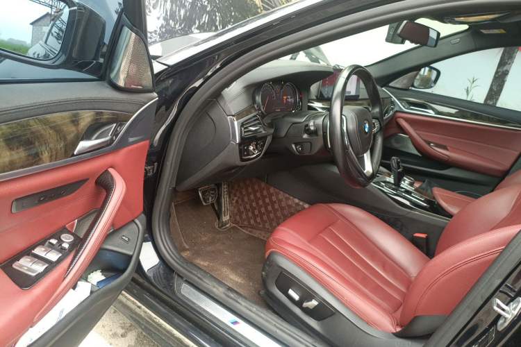 Used BMW 5 Series 2018 Restyled 530Li Leading Edition M Sport Package Driver Seat