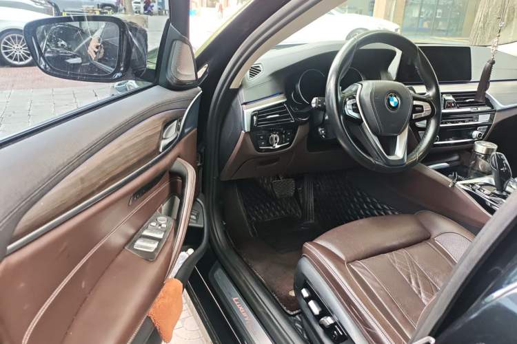 Used BMW 5 Series 2018 Revised 540Li Executive Edition Driver Seat