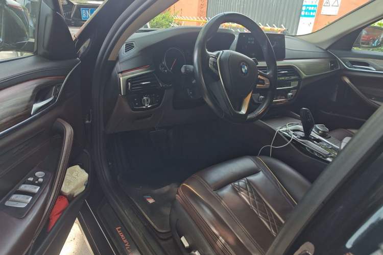 Used BMW 5 Series 2018 Facelifted 530Li xDrive Luxury Package Driver Seat