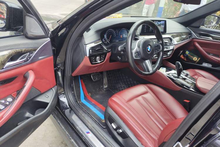 Used BMW 5 Series 2018 Restyled 530Li Leading Edition M Sport Package Driver Seat