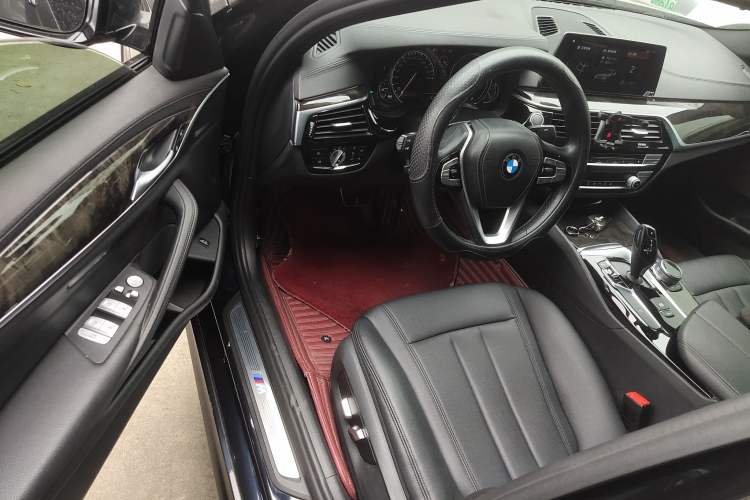 Used BMW 5 Series 2018 525Li M Sport Package Driver Seat