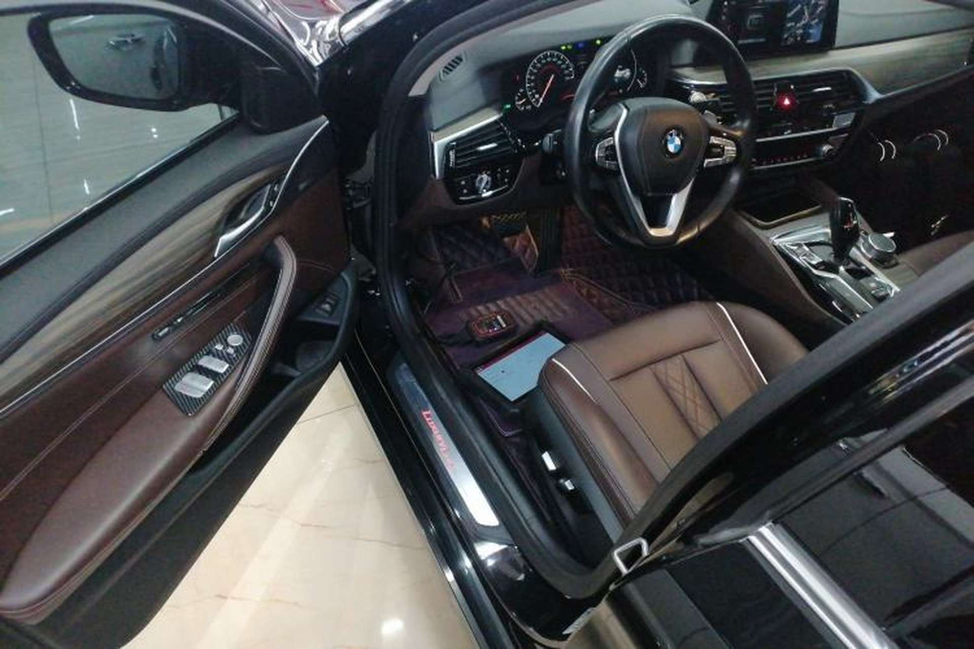 Used BMW 5 Series 2018 530Li xDrive Luxury Package Driver Seat