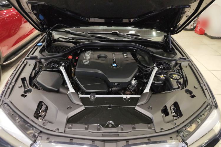 Used BMW 5 Series 2018 525i M Sport Package Engine Bay
