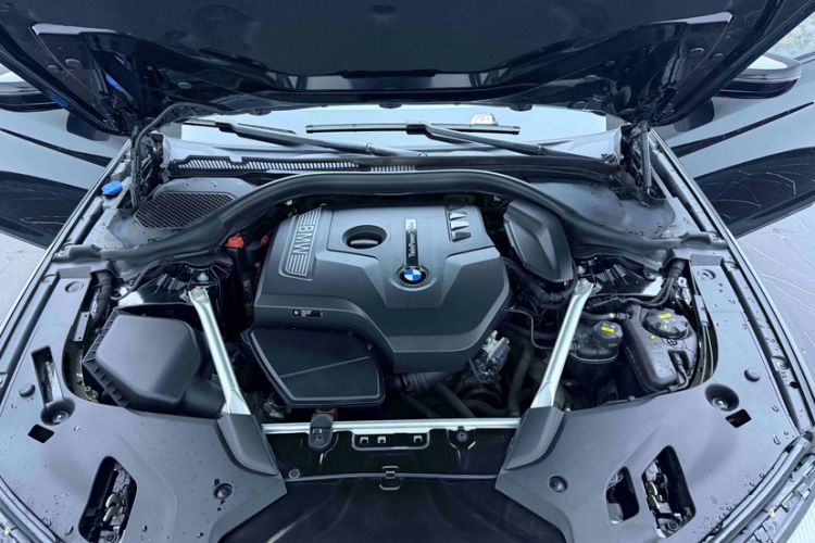 Used BMW 5 Series 2018 Facelifted 530Li xDrive M Sport Package Engine Bay
