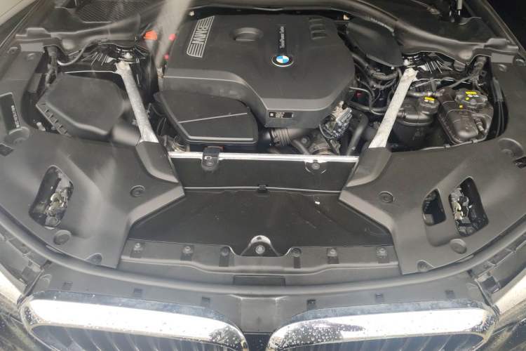 Used BMW 5 Series 2018 525i M Sport Package Engine Bay