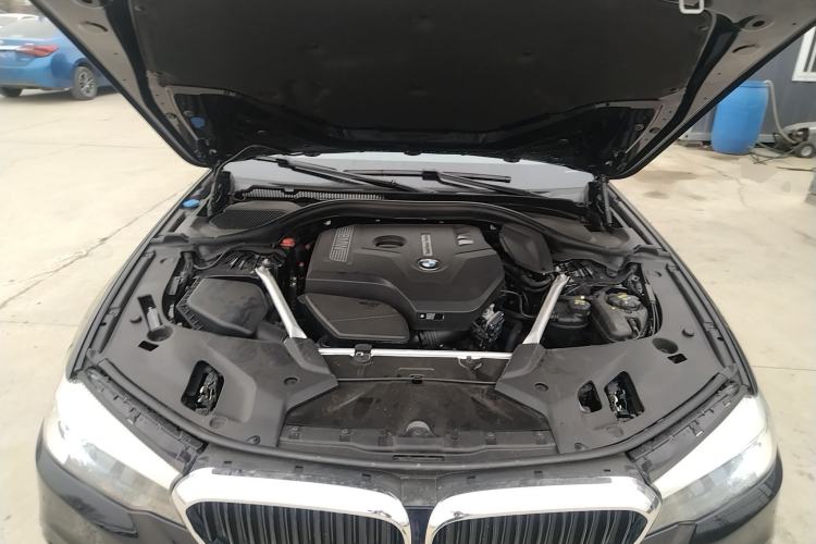 Used BMW 5 Series 2018 525i M Sport Package Engine Bay