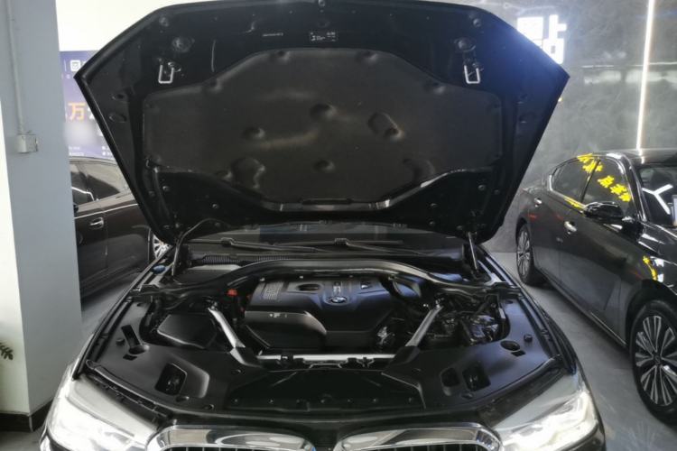 Used BMW 5 Series 2018 525Li M Sport Package Engine Bay