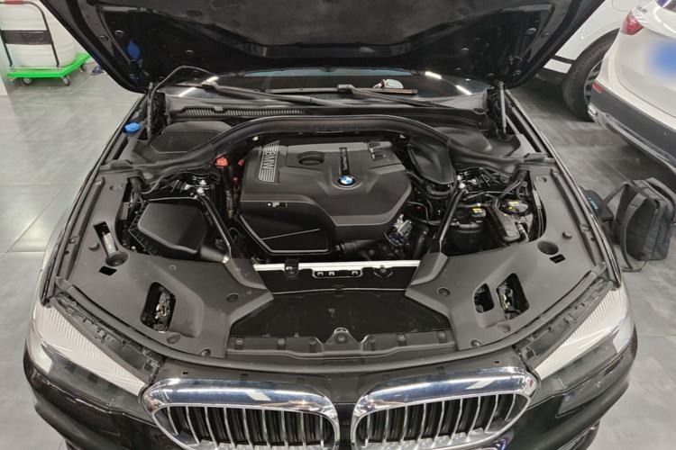 Used BMW 5 Series 2018 528Li Launch Special Edition Engine Bay