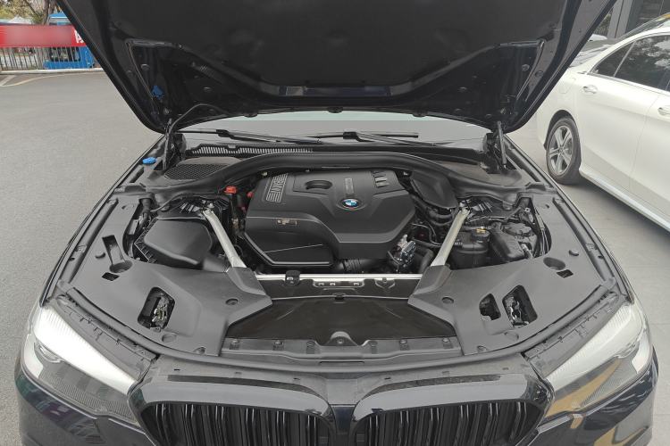 Used BMW 5 Series 2018 Restyled 530Li Leading Edition M Sport Package Engine Bay