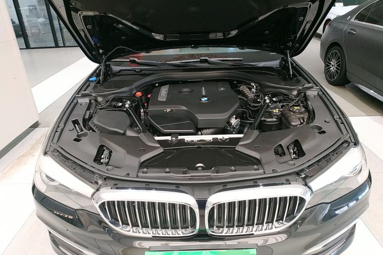 Used BMW 5 Series 2018 528Li Launch Special Edition Engine Bay