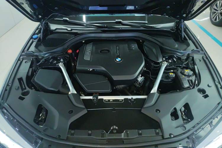 Used BMW 5 Series 2018 Restyled 530Li Leading Edition M Sport Package Engine Bay