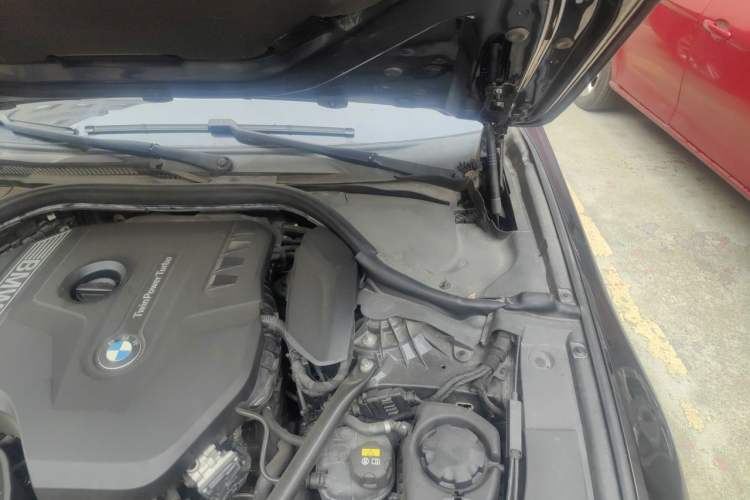 Used BMW 5 Series 2018 530Li Leading Edition Luxury Package Engine Bay Left