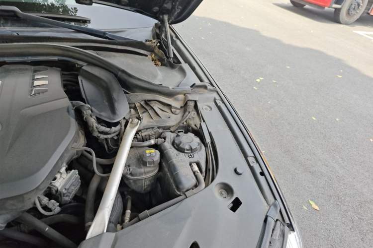 Used BMW 5 Series 2018 530Li Leading Model M Sport Package Engine Bay Left