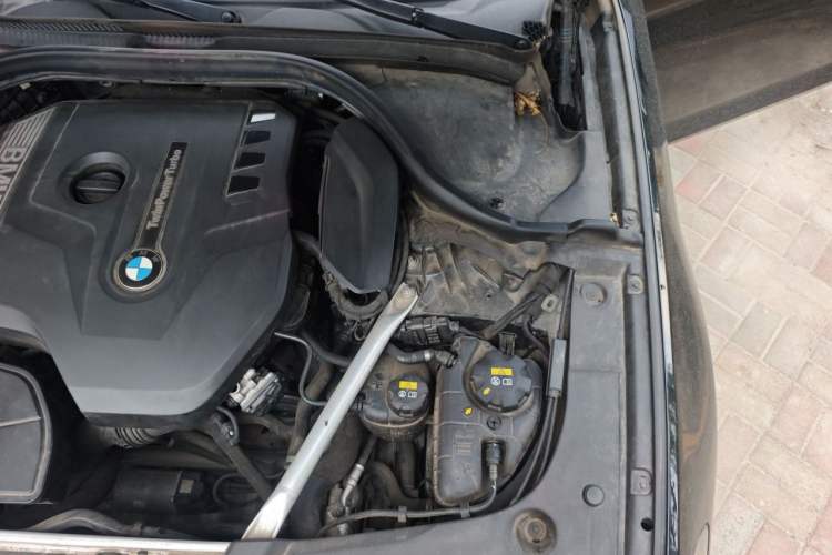 Used BMW 5 Series 2018 525Li M Sport Package Engine Bay Left