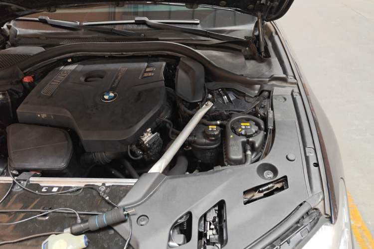 Used BMW 5 Series 2018 525Li M Sport Package Engine Bay Left
