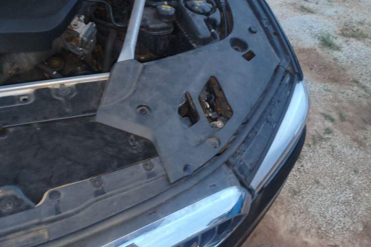 Used BMW 5 Series 2018 525Li Luxury Package Engine Bay Left