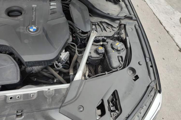 Used BMW 5 Series 2018 525Li M Sport Package Engine Bay Left