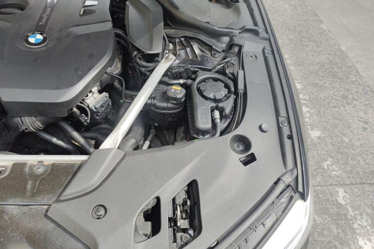 Used BMW 5 Series 2018 525Li M Sport Package Engine Bay Left