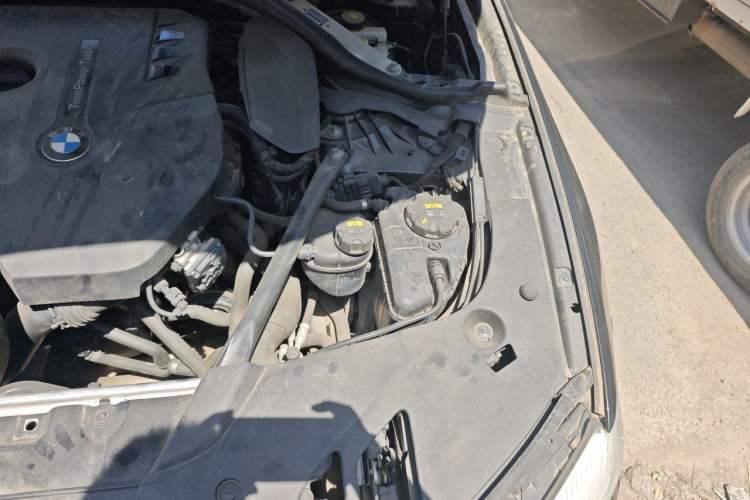 Used BMW 5 Series 2018 528Li Launch Special Edition Engine Bay Left