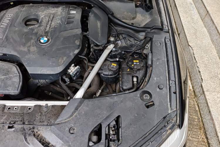 Used BMW 5 Series 2018 525Li Luxury Package Engine Bay Left