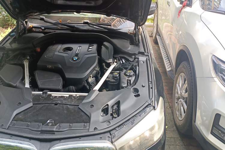 Used BMW 5 Series 2018 530Li Leading Edition Luxury Package Engine Bay Left