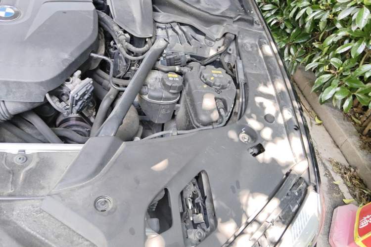 Used BMW 5 Series 2018 530Li Leading Model M Sport Package Engine Bay Left