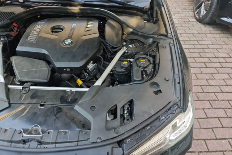 Used BMW 5 Series 2018 525i M Sport Package Engine Bay Left