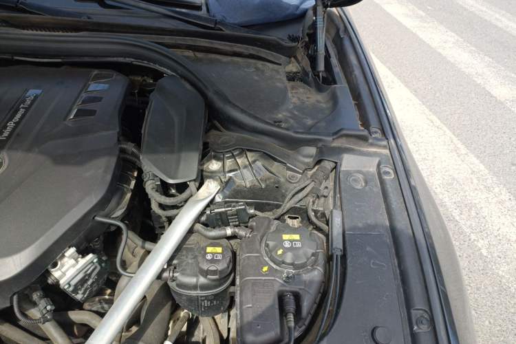 Used BMW 5 Series 2018 525Li M Sport Package Engine Bay Left