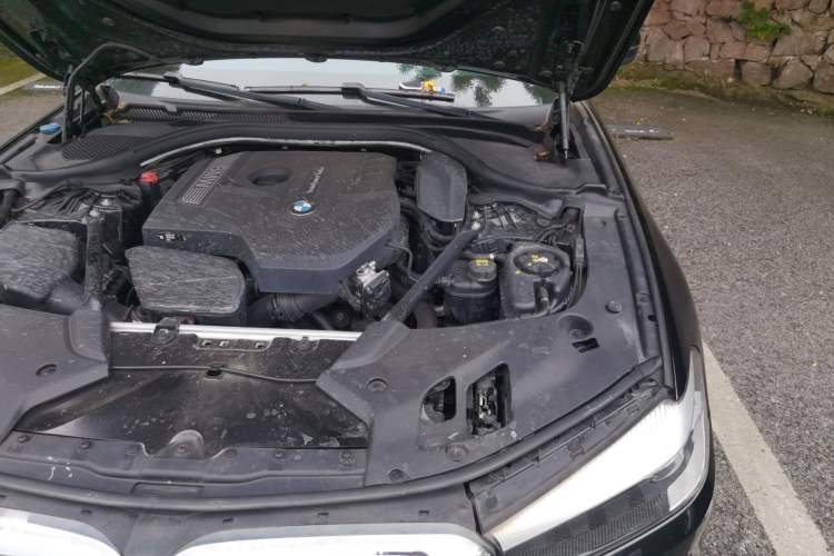 Used BMW 5 Series 2018 528Li Launch Special Edition Engine Bay Left