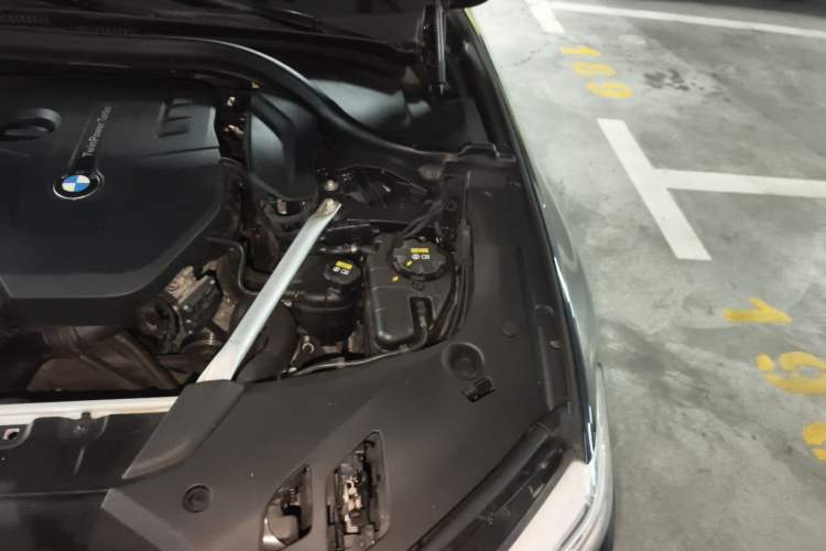 Used BMW 5 Series 2018 525Li M Sport Package Engine Bay Left