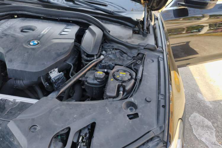 Used BMW 5 Series 2018 528Li Launch Special Edition Engine Bay Left