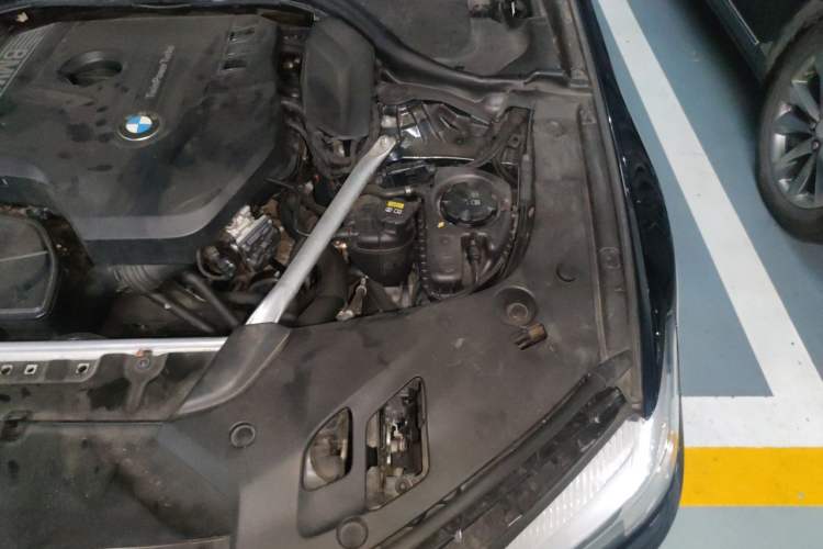 Used BMW 5 Series 2018 525Li M Sport Package Engine Bay Left