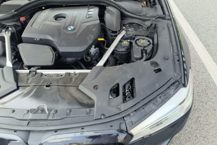 Used BMW 5 Series 2018 525Li Luxury Package Engine Bay Left