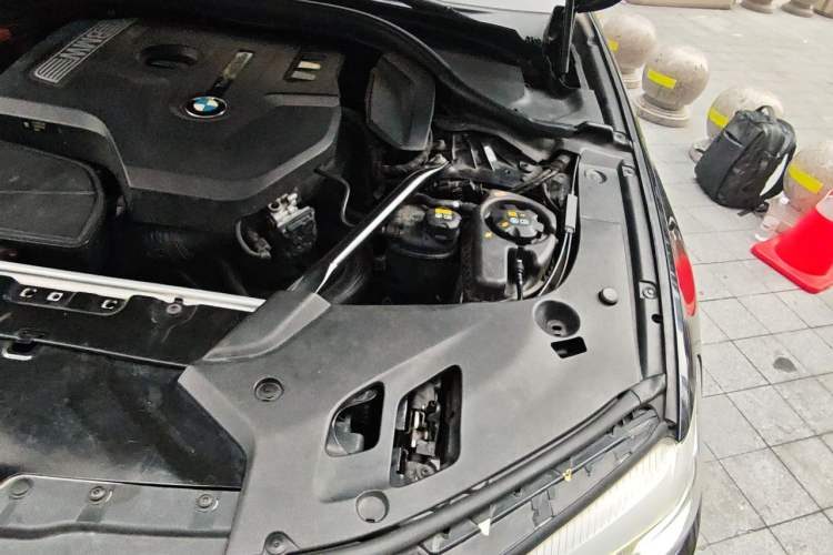 Used BMW 5 Series 2018 530Li Leading Model M Sport Package Engine Bay Left