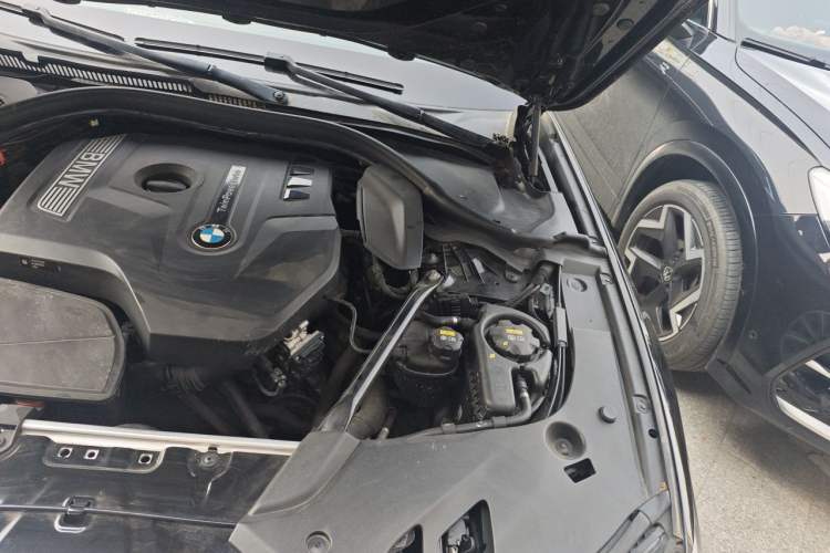 Used BMW 5 Series 2018 528Li Launch Special Edition Engine Bay Left