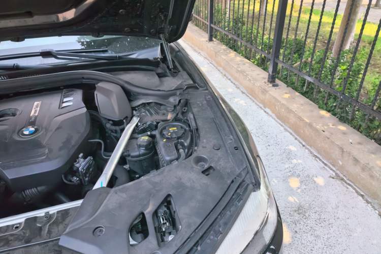 Used BMW 5 Series 2018 525Li M Sport Package Engine Bay Left
