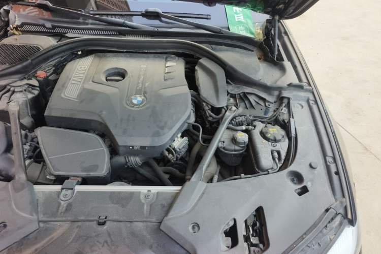Used BMW 5 Series 2018 525i M Sport Package Engine Bay Left