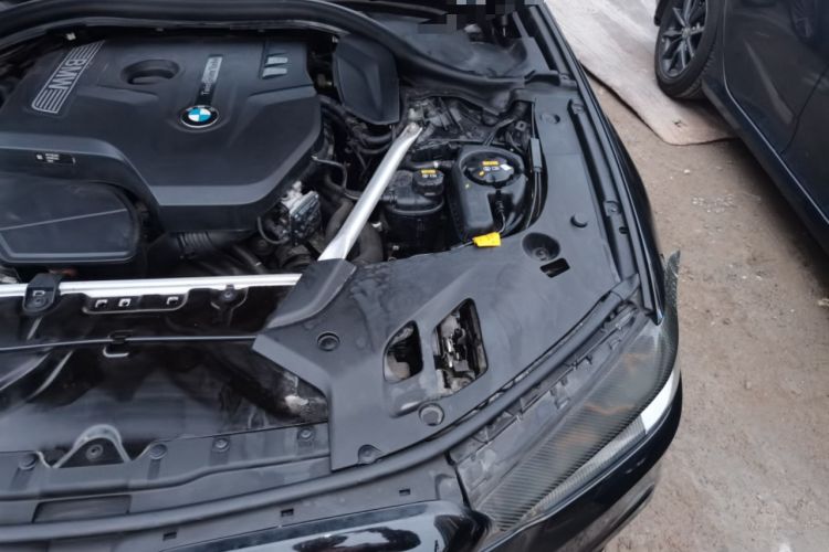 Used BMW 5 Series 2018 525Li M Sport Package Engine Bay Left