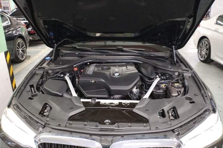 Used BMW 5 Series 2018 Restyled 530Li Leading Edition M Sport Package Engine Bay
