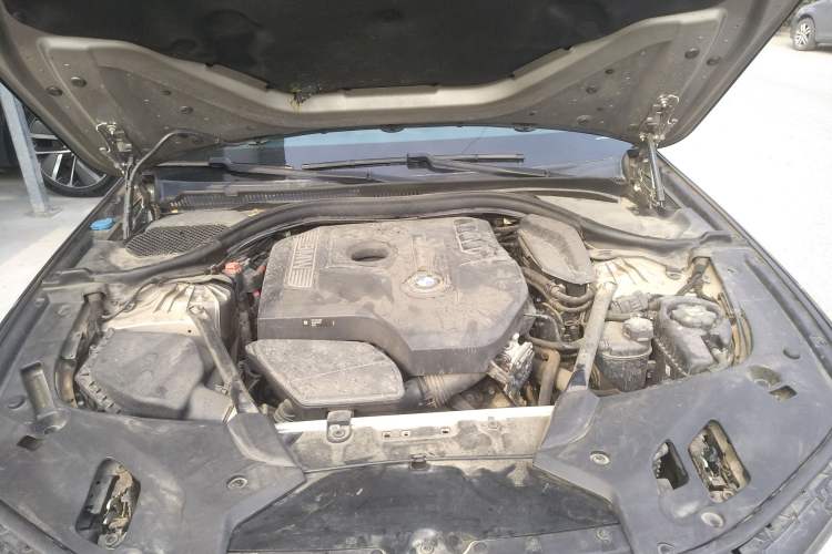 Used BMW 5 Series 2018 528Li Launch Special Edition Engine Bay
